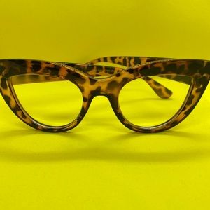 Leopard Frames and clear lenses